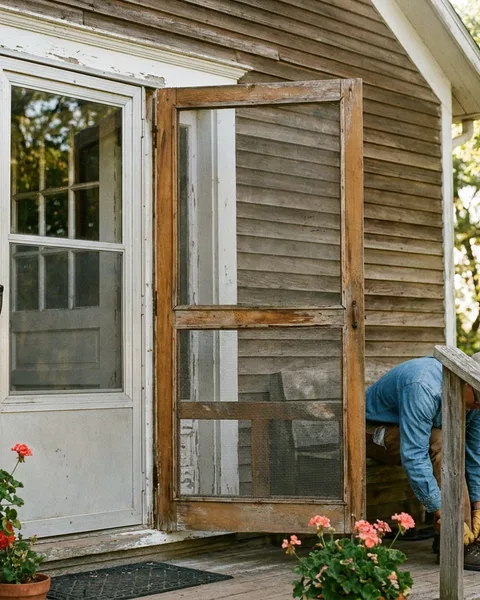 Screen door, storm door, or neither